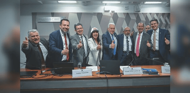 Fim da escala 6×1 avança no Senado