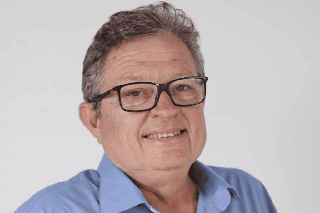 MPC-ES alerta gestores de Apiacá sobre promoção pessoal nas redes