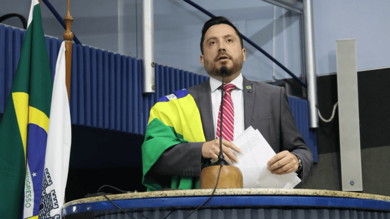 TRE-ES adia decisão sobre candidatura de Armandinho Fontoura