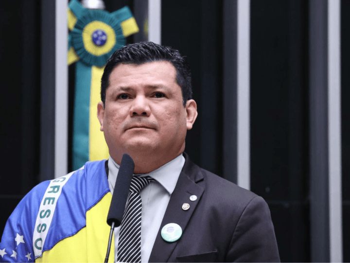 TRE-ES barra candidatura de Gilvan da Federal