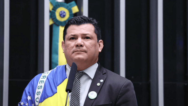 TRE-ES barra candidatura de Gilvan da Federal