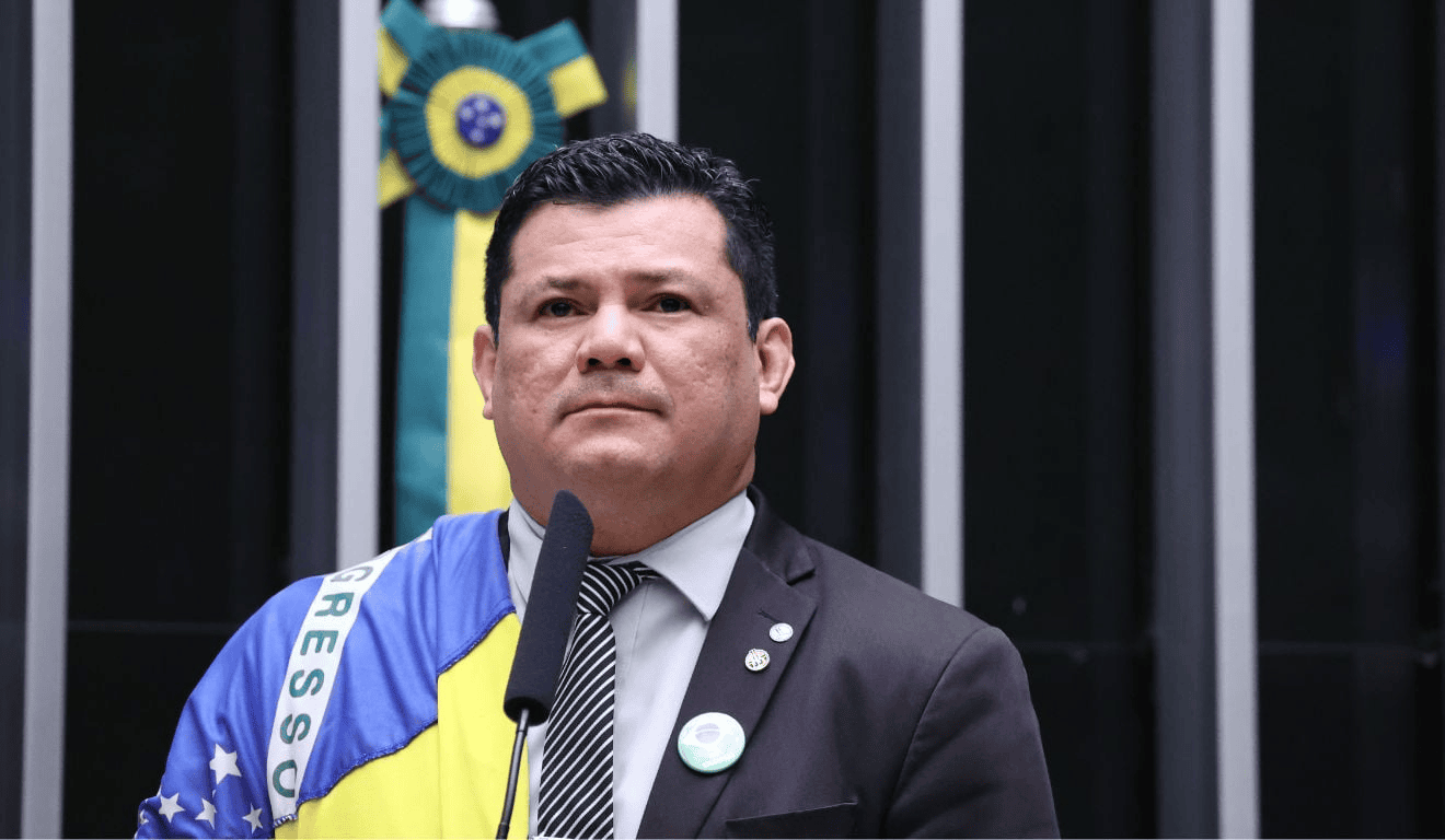 TRE-ES barra candidatura de Gilvan da Federal
