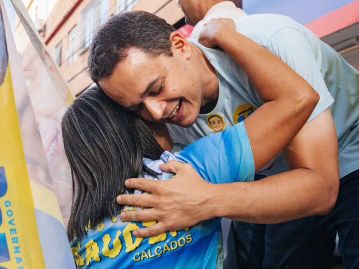 Caravana Pazolini 10 percorre bairros de Cariacica e recebe manifestações de apoio neste segundo turno
