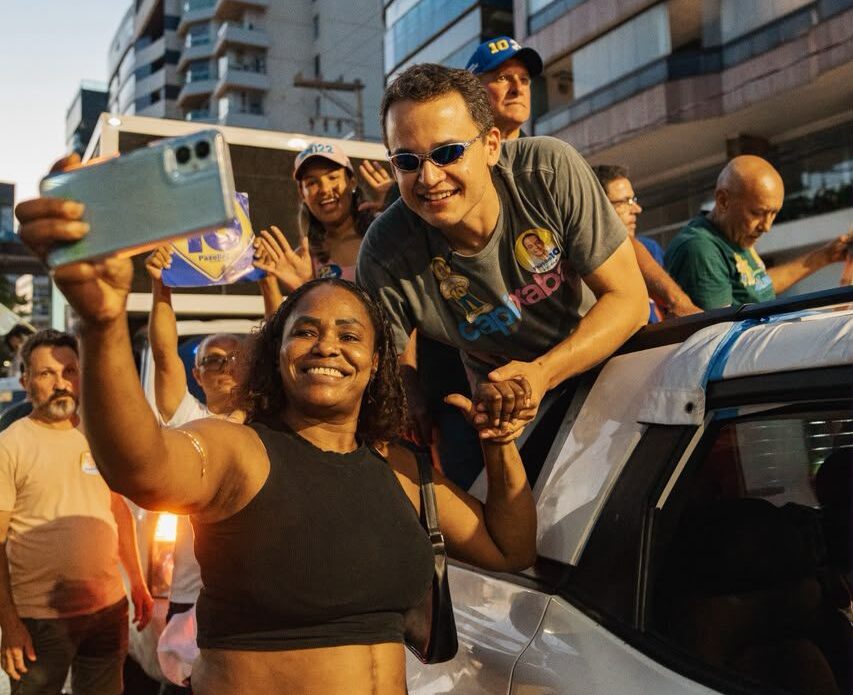 Vila Velha abraça o 10: Pazolini percorre orla de Itaparica à Praia da Costa em caminhada marcada por emoção e manifestações de apoio
