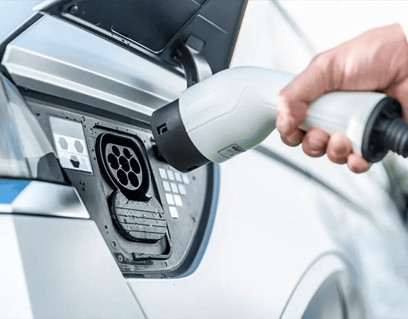 Câmara de Vitória derruba veto a projeto sobre recarga elétrica