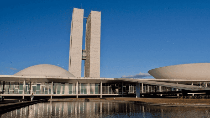 Congresso promulga emenda que acaba com escala 6×1