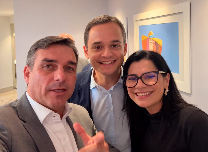 “QUEM VOTA 22 NO ESPÍRITO SANTO VOTA 10 PARA GOVERNADOR”: aliança entre Flávio Bolsonaro e Pazolini ganha força em Brasília