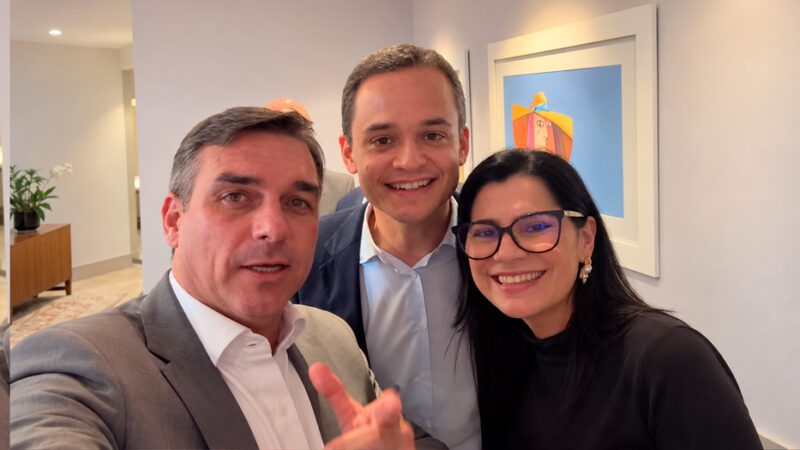 “QUEM VOTA 22 NO ESPÍRITO SANTO VOTA 10 PARA GOVERNADOR”: aliança entre Flávio Bolsonaro e Pazolini ganha força em Brasília