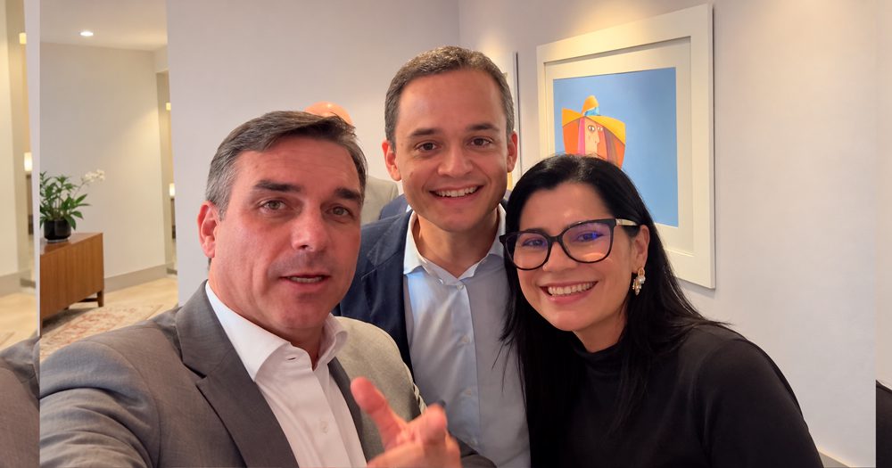 “QUEM VOTA 22 NO ESPÍRITO SANTO VOTA 10 PARA GOVERNADOR”: aliança entre Flávio Bolsonaro e Pazolini ganha força em Brasília