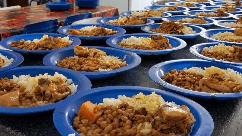 Nova lei garante merenda escolar a professores da rede estadual do ES