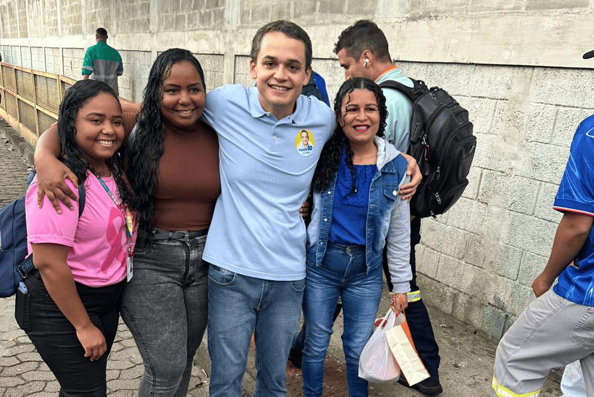 Pazolini visita trabalhadores na Serra após vitória nas urnas