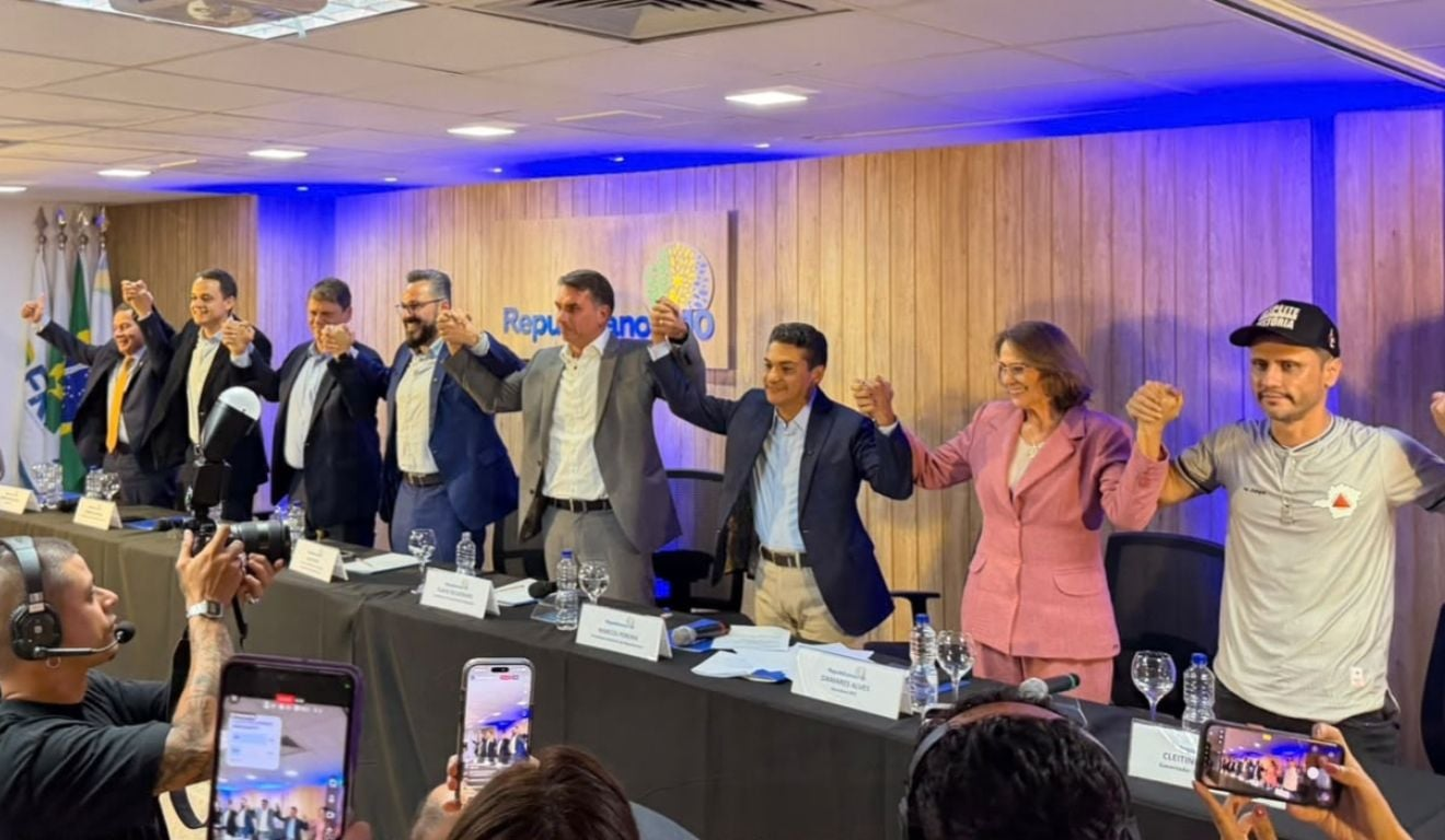 Republicanos declara apoio a Flávio Bolsonaro em evento com Pazolini