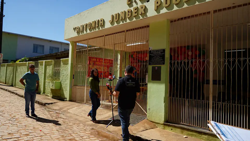 TCE-ES retira multa de quatro gestores