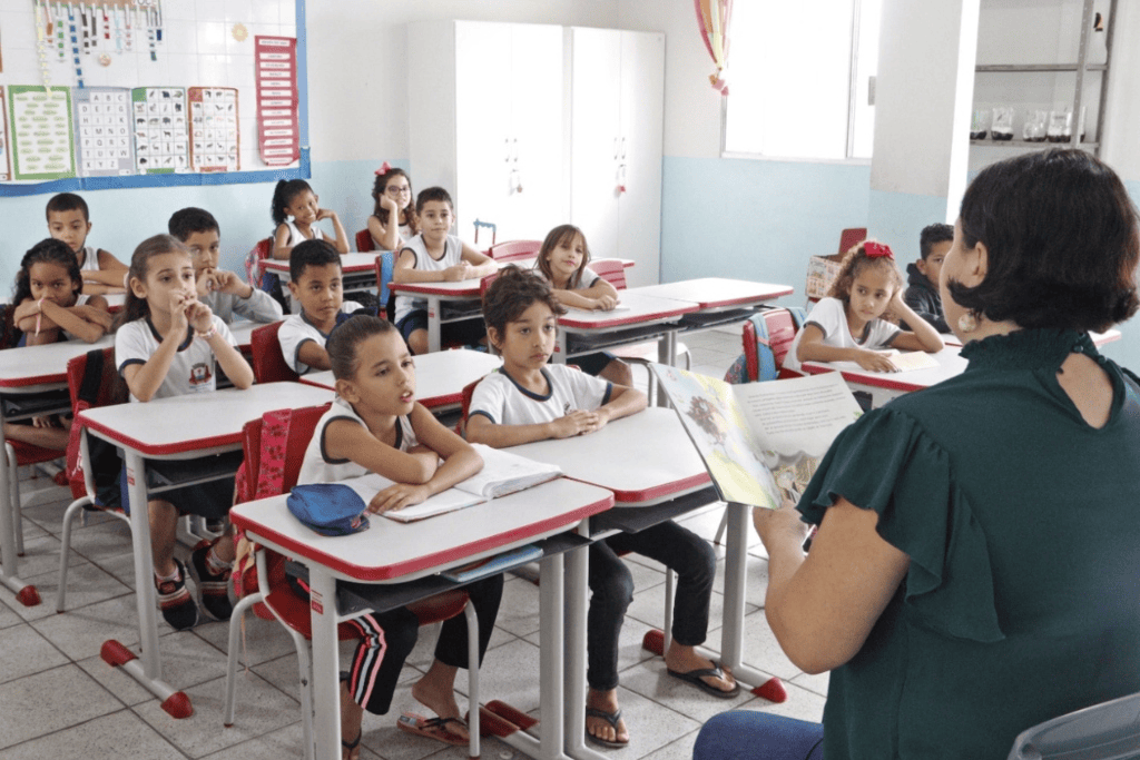 Trabalhadores da educação de Aracruz iniciam greve parcial nesta sexta-feira