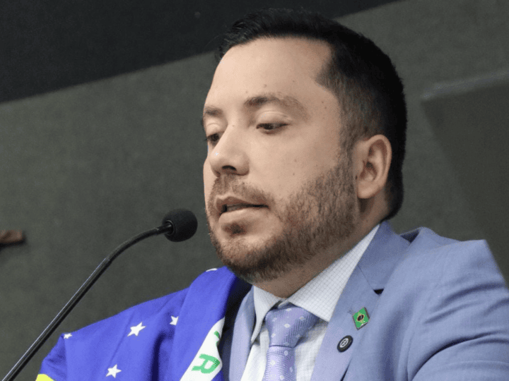 TRE-ES libera candidatura de Armandinho a deputado estadual
