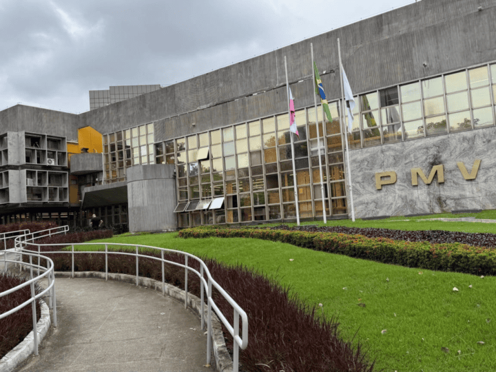 Vitória envia projeto para reajustar auxílio-alimentação em 20%
