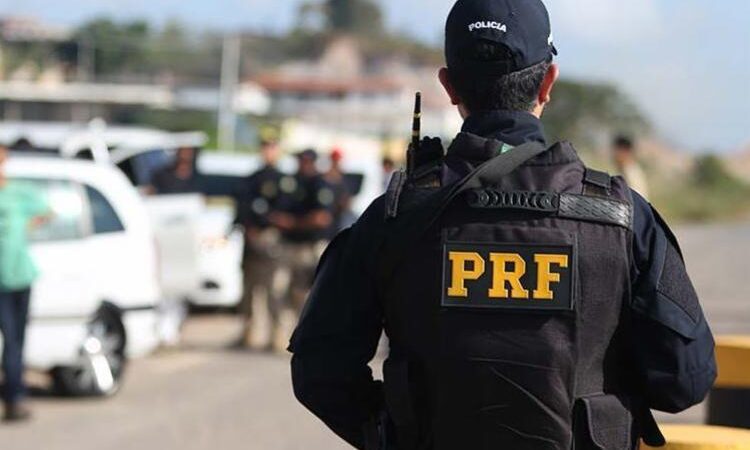 Bolsonaro autoriza a nomeação de mil aprovados no concurso da Polícia Rodoviária Federal