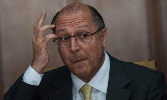 Denúncia afasta Alckmin da pré-campanha de Covas