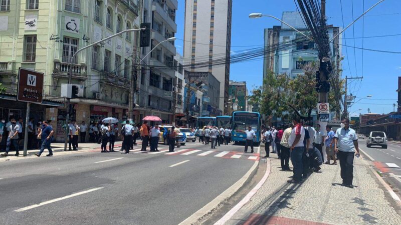 Termina protesto de Sindirodoviários no Centro de Vitória e trânsito flui normalmente
