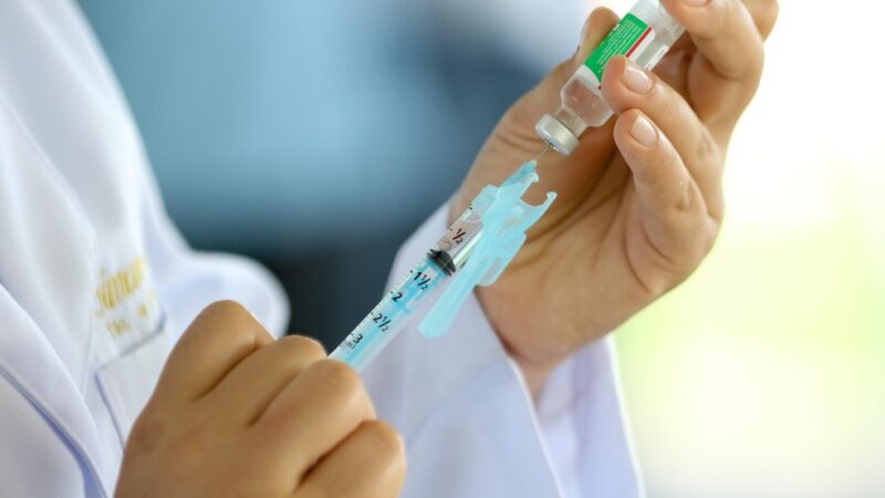 Governo do Estado inicia vacinação de professores contra Covid-19