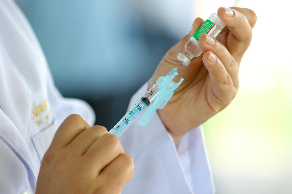 Governo do Estado inicia vacinação de professores contra Covid-19