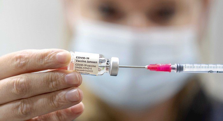 Mais de 2,2 mil servidores do Estado se recusam a tomar vacina contra Covid-19