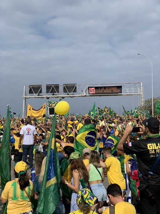 Manifestação bolsonarista reuniu público de 100 mil pessoas, segundo a Sesp