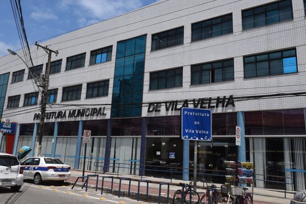 ​Prefeito de Vila Velha anuncia abono salarial para servidores do município