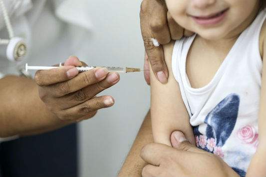 Covid-19: Estado deve receber 24 mil doses do primeiro lote da vacina para crianças
