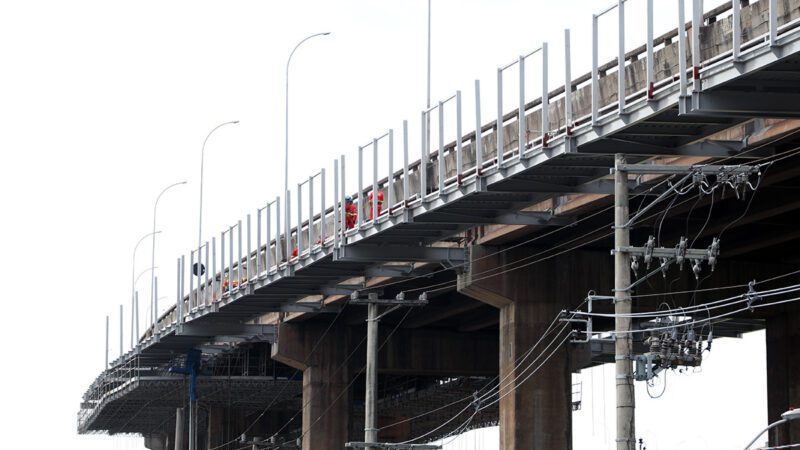 Terceira Ponte: dispositivo pretende evitar número de pessoas acima da capacidade de carga da estrutura