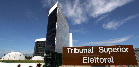 Eleições: TSE aprova ajuste de calendário eleitoral e fiscalização para 2022