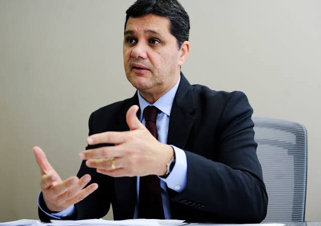 Ricardo Ferraço diz que Rigoni deve assumir partido, caso queira ser candidato a governador