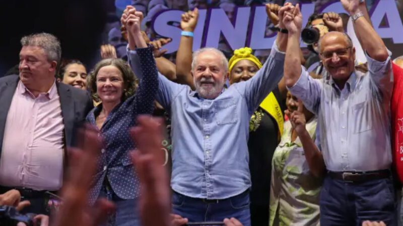 Lula é pressionado por petistas que admitem possível vitória de Bolsonaro