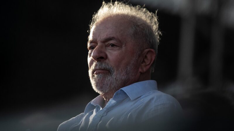 Lula diz que classe média ostenta padrão acima do necessário e defende limites