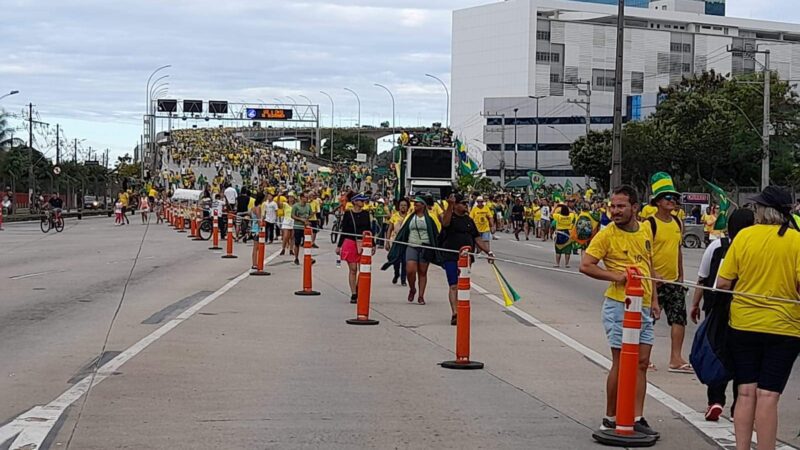 Apoiadores de Bolsonaro fazem ato em Vila Velha no Dia do Trabalhador