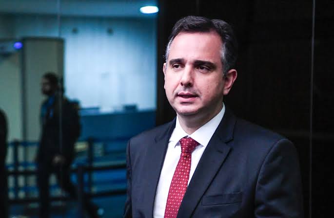 Rodrigo Pacheco cobra Petrobras e defende medidas para segurar preço dos combustíveis