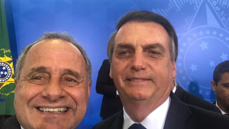 Bolsonaro escolhe Manato para representá-lo no Espírito Santo