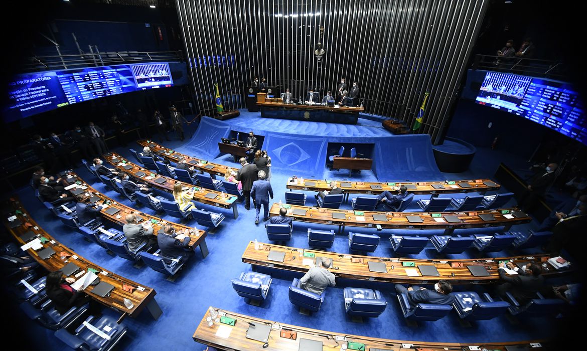 Senado atinge mínimo de assinaturas para abrir investigação na CPI do MEC