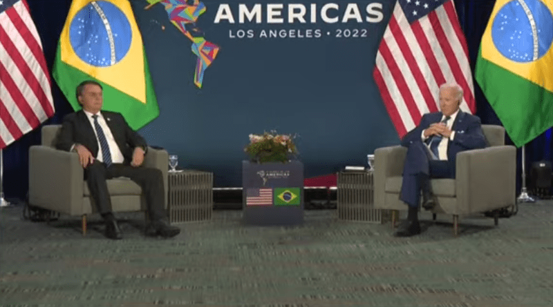 ‘Ficamos sentados a menos de 1 metro’, diz Bolsonaro sobre conversa positiva com Biden