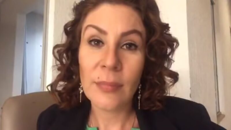 Carla Zambelli é condenada por juíza a indenizar deputadas por chamá-las de “genocidas”