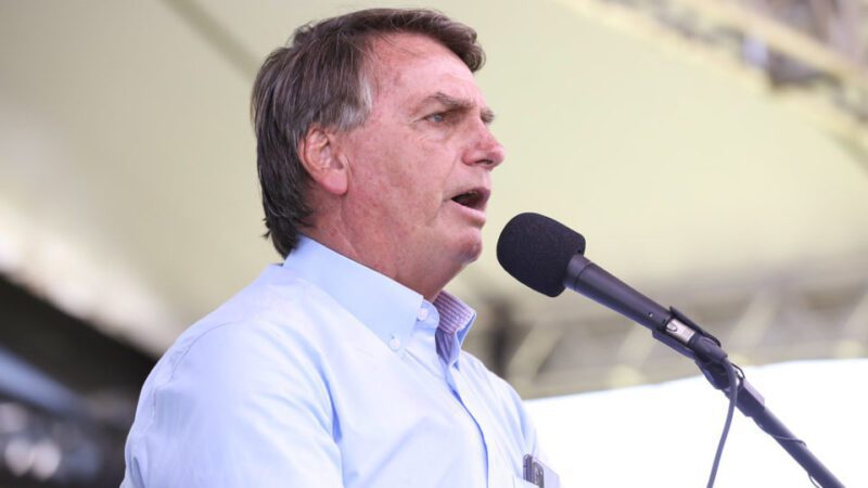 Caso eleito Bolsonaro diz que poderá criar mais três ministérios