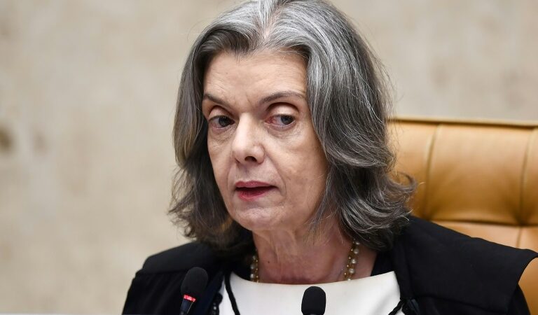 Cármen Lúcia é eleita ministra do Supremo Tribunal Federal efetiva
