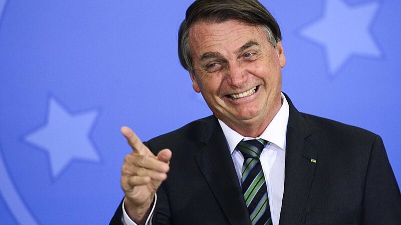 Bolsonaro diz que pesquisas não valem de nada e que vai ganhar no 1º turno da eleições