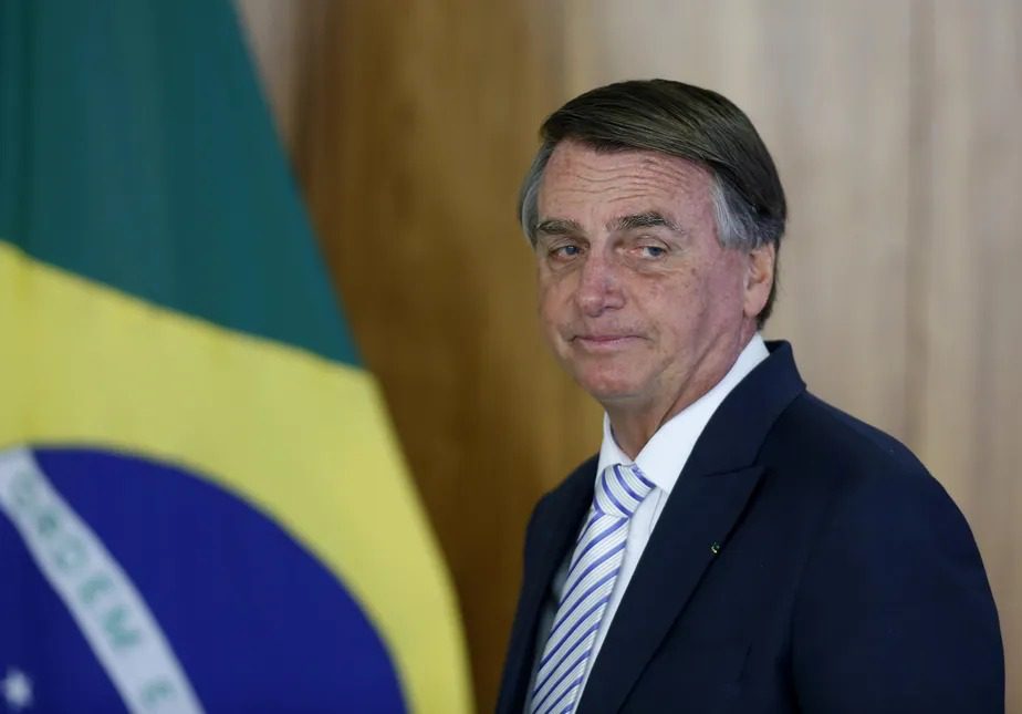 Bolsonaro desaprova “estelionato” da campanha de Casagrande