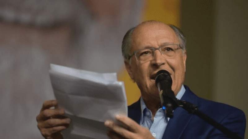 Alckmin é formalizado como coordenador da equipe de transição de Lula pela Casa Civil