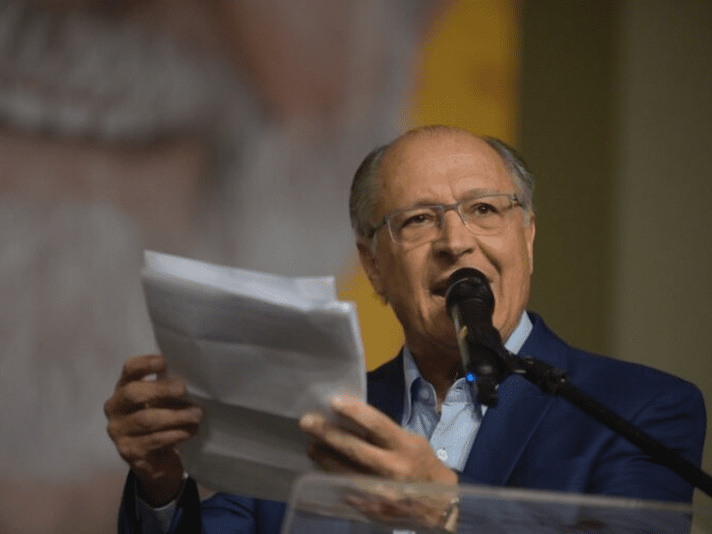 Alckmin é formalizado como coordenador da equipe de transição de Lula pela Casa Civil