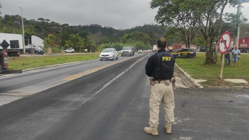Ministério Público Federal pede que PRF identifique manifestantes que bloqueiam rodovias no Espírito Santo