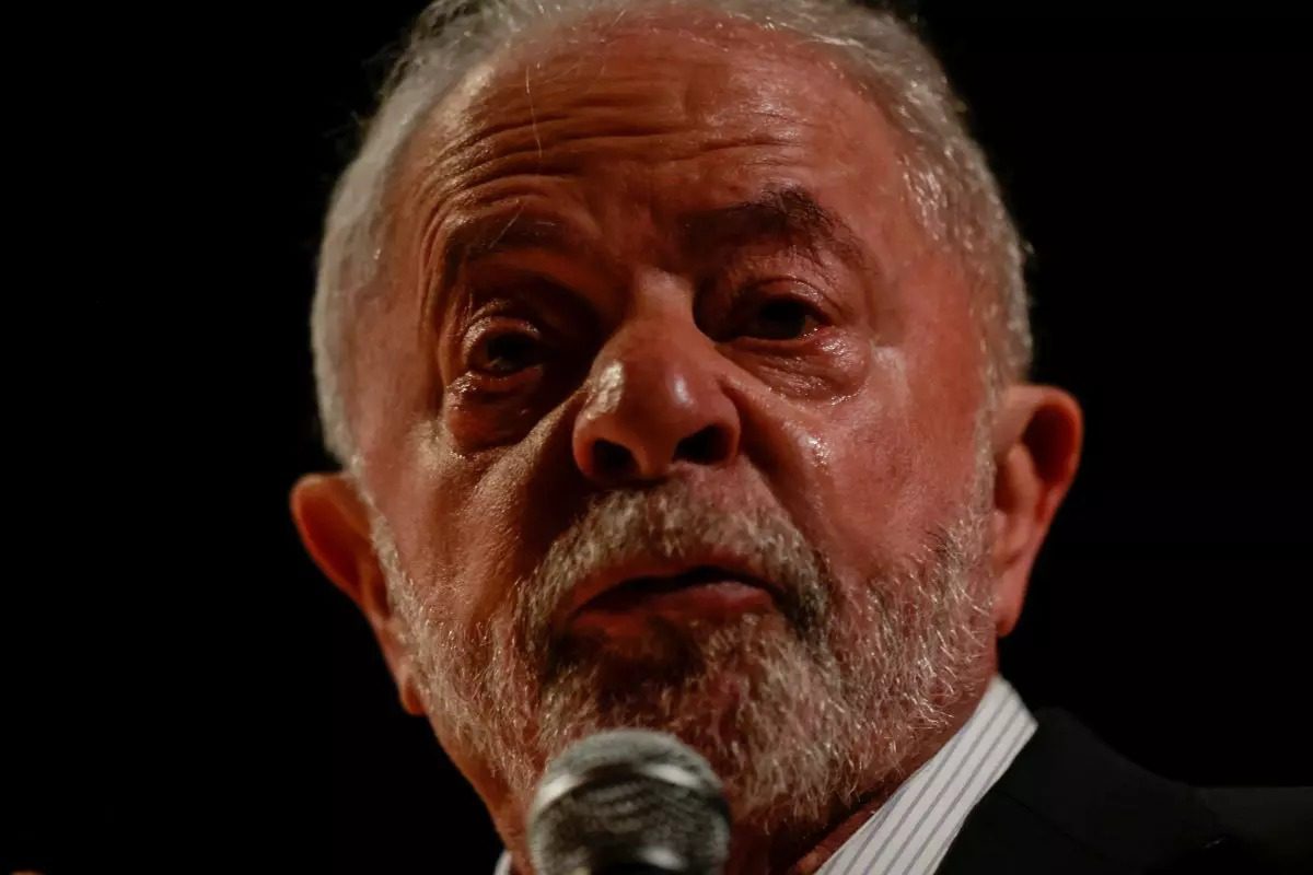 Lula consegue a façanha de mais uma vez derrubar a bolsa e faz dólar disparar