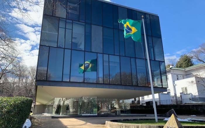Viagem de Lula aos EUA deve criar saia-justa na embaixada