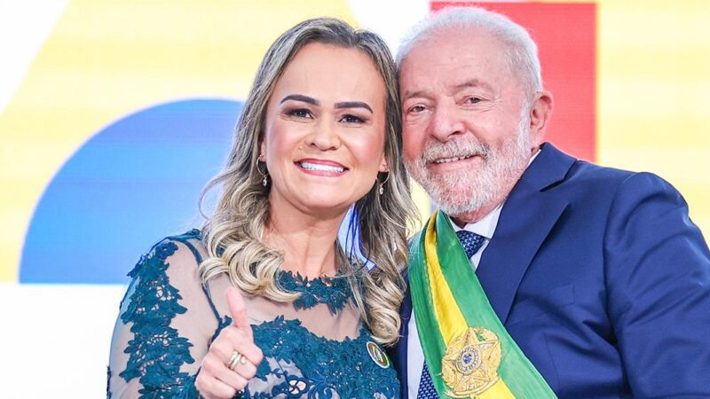 Ministra do Turismo do governo Lula recebeu apoio de outros acusados de chefiar milícias no Rio